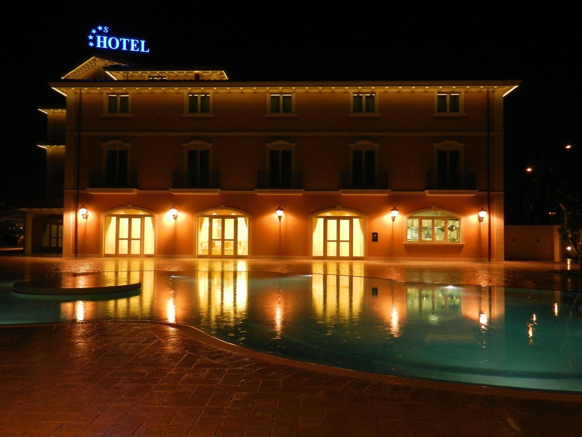 Hotel Villa Michelangelo Citta Sant'Angelo Exterior foto